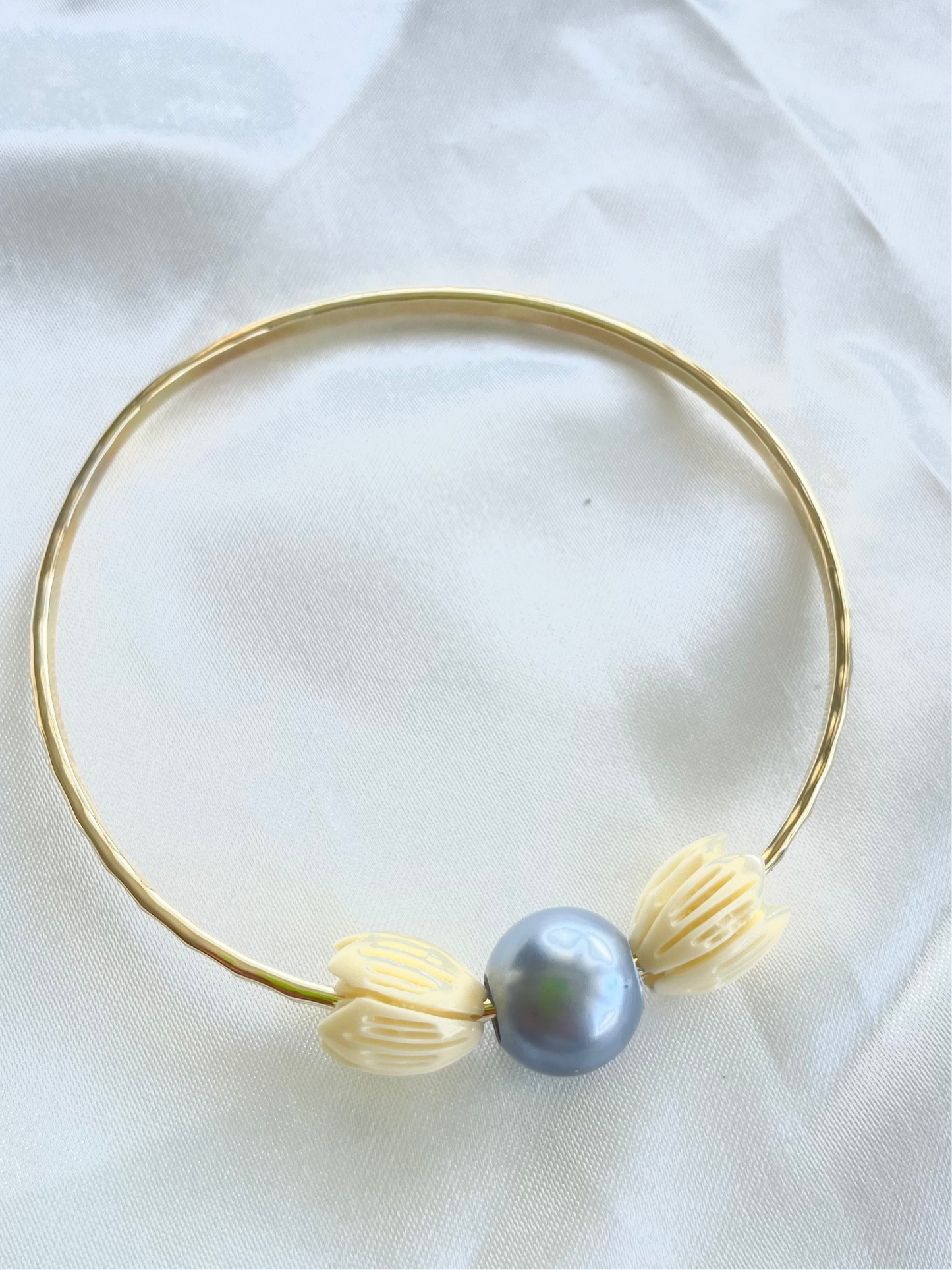 Pīkake + Tahitian Pearl Bangle