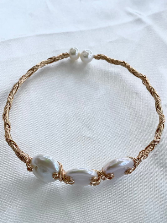 Wired 3 White Pearls Bracelet